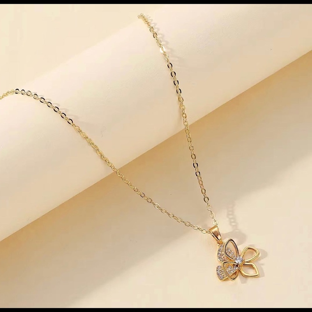 Girls four leaf clover necklace